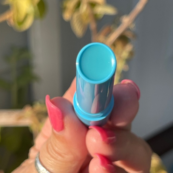 M.A.C. Cosmetics Squirt Plumping Gloss Stick In Nova(Blue) - Picture 8 of 13